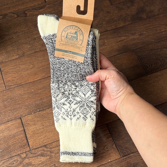 Roots Other - Roots cabin Black and White Socks